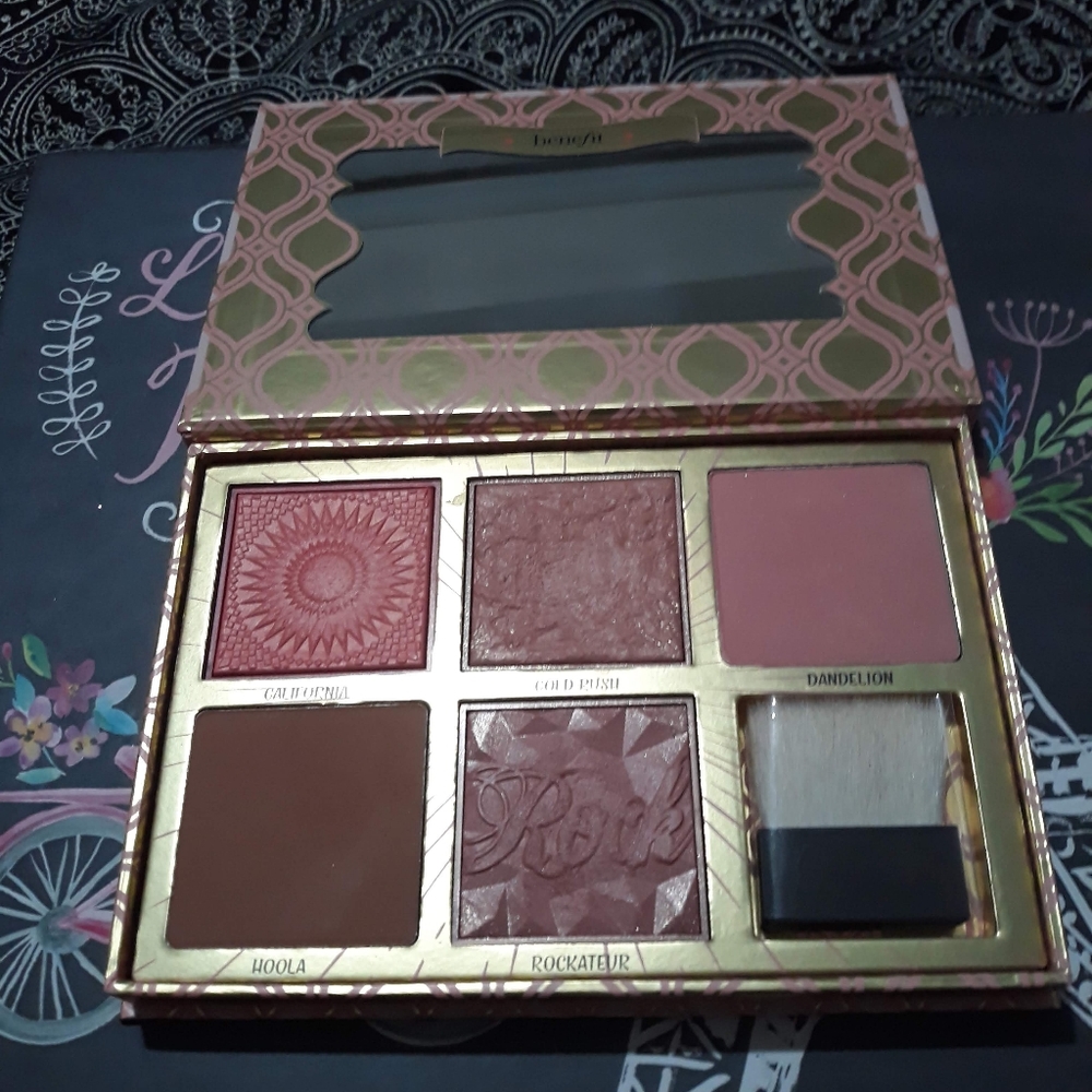 Benefit blush bar